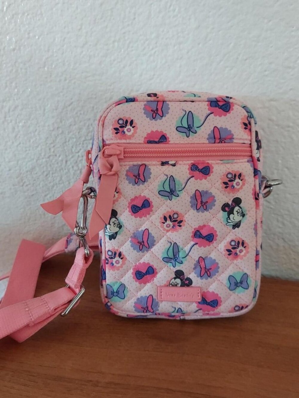 Vera Bradley minnies garden pink crossbody bag with Minnie Mouse and butterfly p
